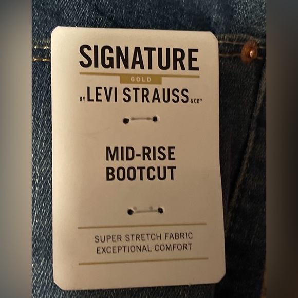 New with tag 
Levi's Strauss Signature Modern Boot Cut Jeans Women's 38x34 Dark - Picture 2 of 9